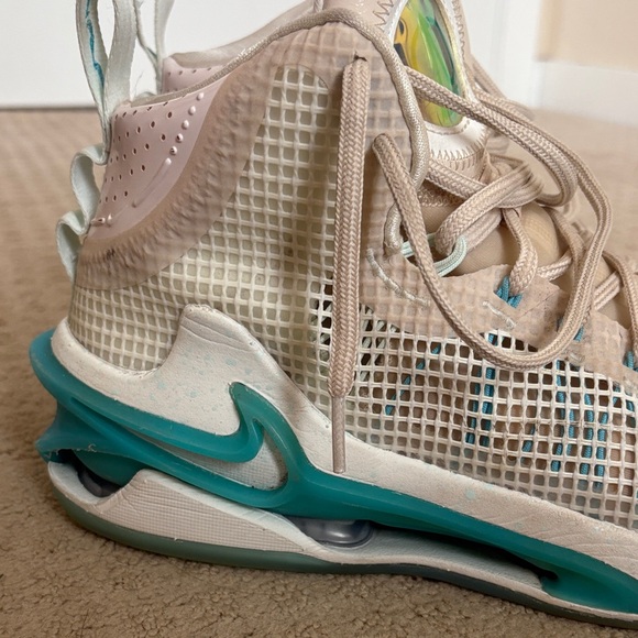 Nike GT Jump Basketball in Vivid Sky Gently Used - Men’s 10.5/Womens 12 - Picture 4 of 11